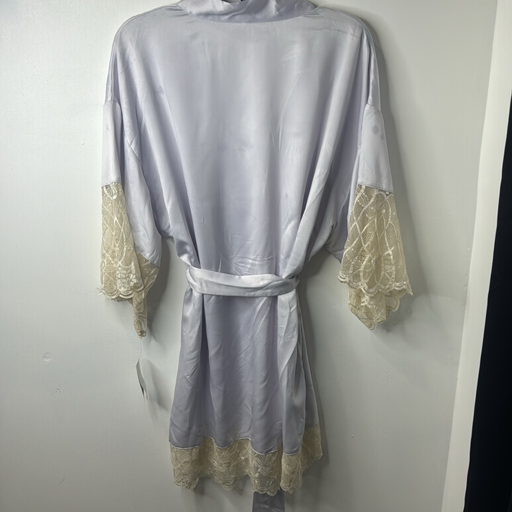 New Silk Robe - Picture 2 of 5